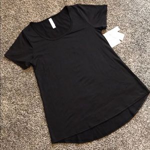 New w/ tags LuLaRoe Classic T, size xs